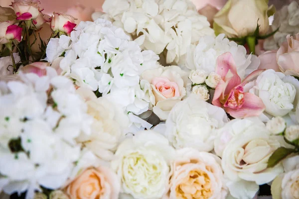 Świeże Kwiaty Dekoracji Ślubnej Tło — Zdjęcie stockowe