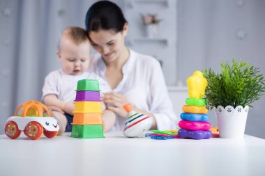 Küçük bir çocuk öğreniyorum.