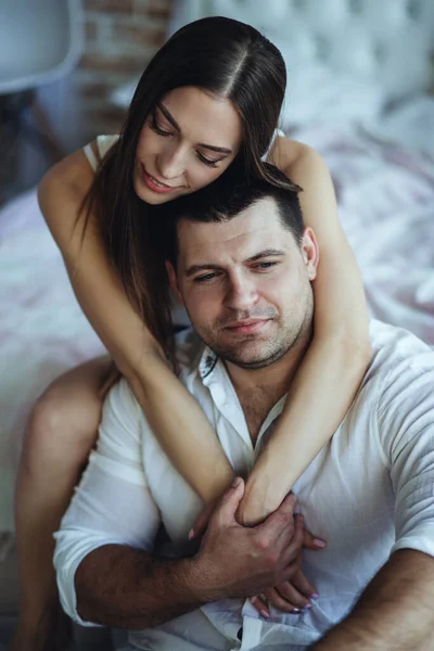 Young Lovers Man Woman Bedroom Bed Hug Kiss — Stock Photo, Image