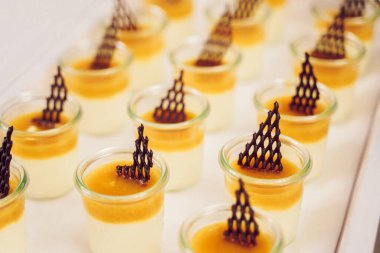 Tatlı büfesi. Olay çölü ve düğün yemekleri geçmişi.