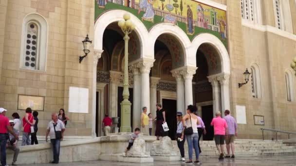 Athens Griekenland Juni 2018 Toeristen Een Bezoek Aan Metropolitan Kathedraal — Stockvideo