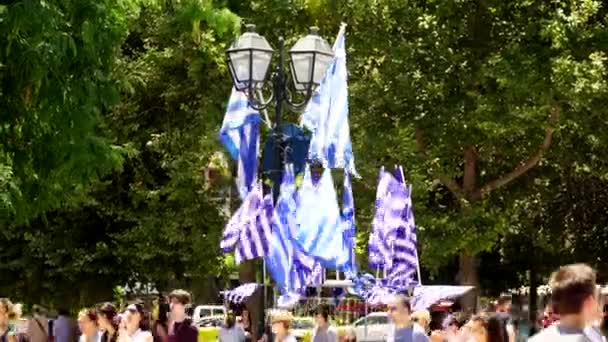 Афины Греция Июнь 2018 Года Флаги Греции Волны Ветру — стоковое видео