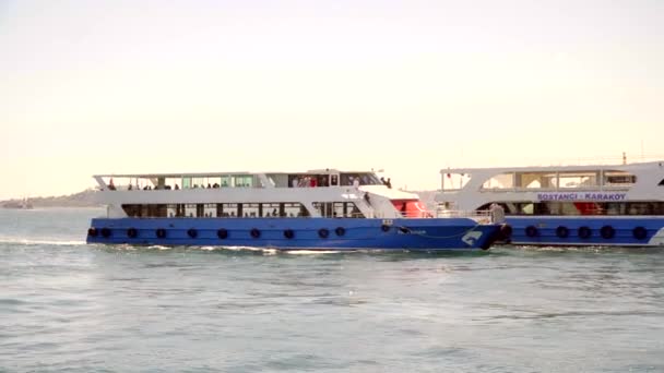 Istanbul Turkije Juni 2018 Bosporus Zonsondergang Met Boot Veerboot — Stockvideo