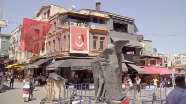 Besiktas Istanbul Turecko Červen 2018 Eagle Socha Čtvrti Besiktas Symbol — Stock video