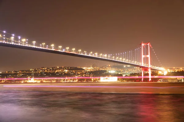 Vista Noturna Ponte Bósforo Com Luzes Istambul Turquia — Fotografia de Stock