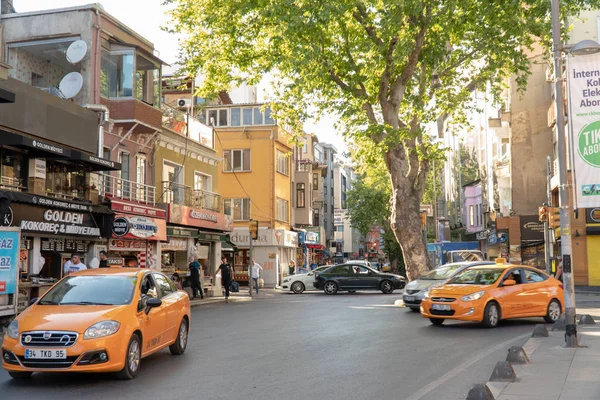 Istanbul, Türkiye, Haziran 2018: Günlük yaşamda Beşiktaş Ortaköy ilçe.