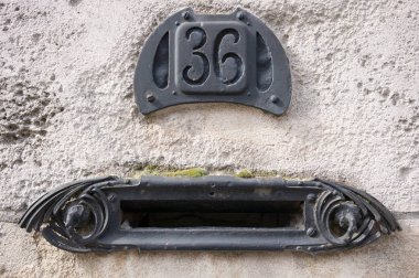 Eski Art nouveau tarzı posta kutusu, Amiens, France