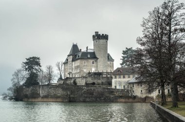 Castle Ruphy, Annecy, Fransa'nın Gölü kıyısında