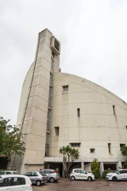 Antibes, Fransa - 14 Mayıs 2016: Modern tarz kilise, Sacre Coeur. 1969 ve 1972 arasında Maurice Haury tarafından inşa