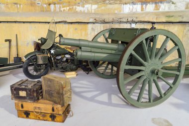 Audinghen, Fransa - 29 Ekim 2016: Akü Todt, Alman silah emplacement İkinci Dünya Savaşı Audinghen, çevre Cape Gris Nez, Pas de Calais, Fransa için gösterilen Alman canon