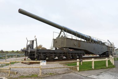 Akü Todt, Alman silah emplacement İkinci Dünya Savaşı Audinghen, çevre Cape Gris Nez, Pas de Calais, Fransa için trenle Alman canon. Akü Todt Atlantik duvarı bir parçasıdır.