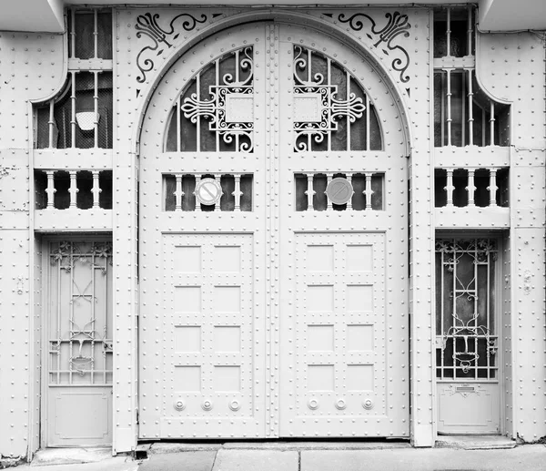 Piękne Białe Drzwi Rocznika Szczegóły — Zdjęcie stockowe