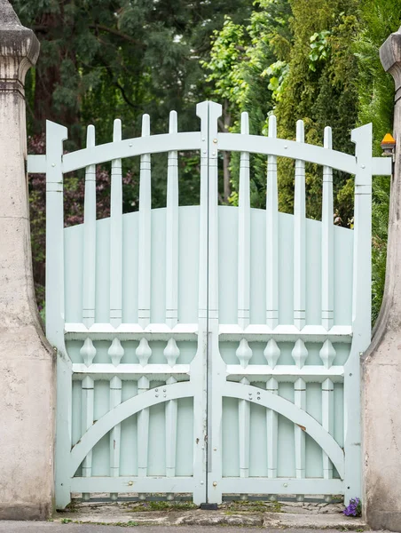 Moderne Metalltürdetails — Stockfoto