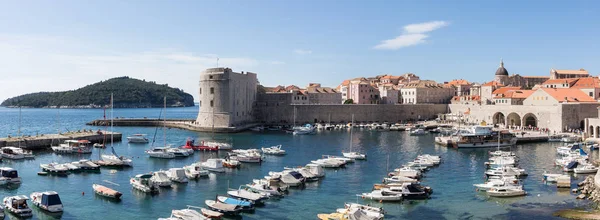 Dubrovnik Croacia Abril 2015 Puerto Del Casco Antiguo Dubrovnik Croacia — Foto de Stock
