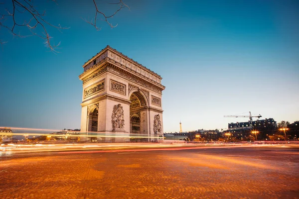 夜之星的凯旋门 星之门 它是巴黎最著名的古迹之一 坐落在香榭丽舍大街的西端 — 图库照片