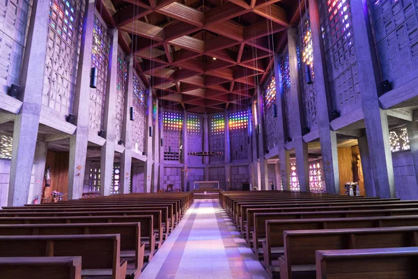 Baccarat Francie Června 2016 Interiér Kostela Saint Remy Osvětlena Barevnými — Stock fotografie