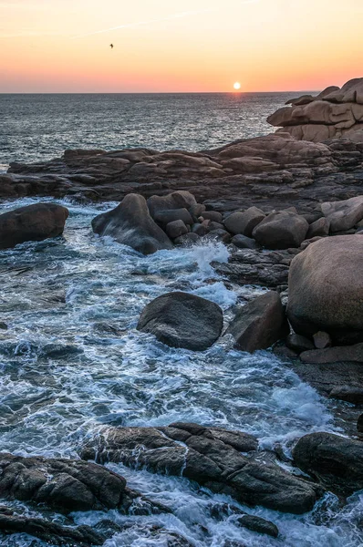 Východ Slunce Nad Pobřeží Růžové Žuly Ploumannach Bretaň Francie — Stock fotografie