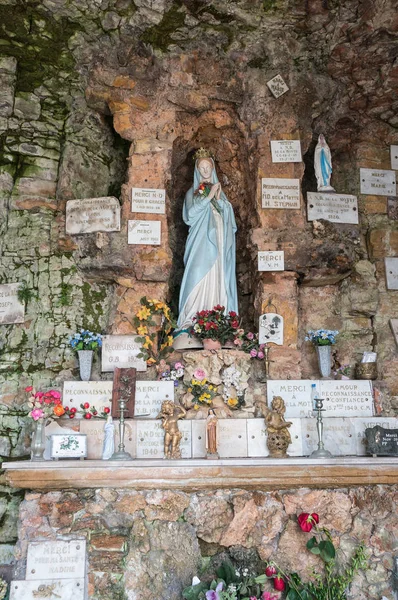 Vesoul France Mars 2015 Statue Notre Dame Motte Dans Grotte — Photo