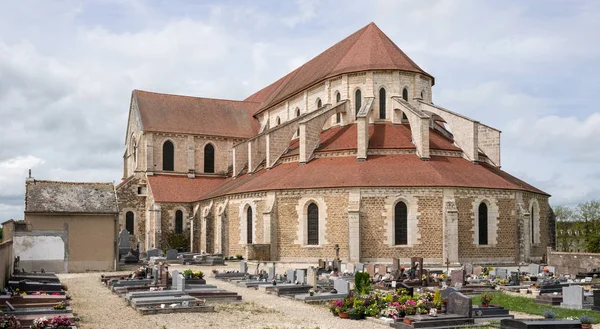 Pontigny 修道院与公墓 勃艮第 — 图库照片