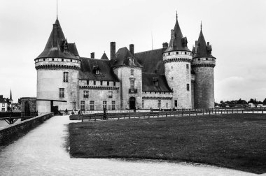 sully-sur-loire, Fransa chateau. Bu kalenin bulunduğu 14. yüzyıldan loire valley, tarihler ve Ortaçağ Kalesi başlıca örneklerinden biridir