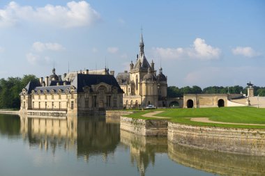 Kale Chantilly adlı dusk, Oise, Picardy, Fransa