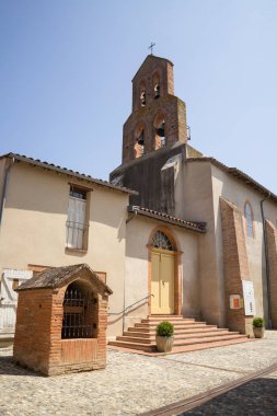 Clermont-le-kale Saint Peter Kilisesi. Clermont-le-Fort bir komün Güneybatı Fransa Haute-Garonne bölümünde olduğunu