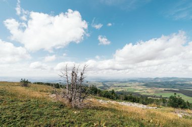 Mont Mezenc, Massif Central, Auvergne, Fransa görünümden. Eski bir yanardağ olduğunu