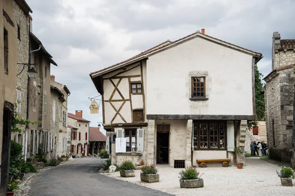 Charroux Francja Maja 2015 Starego Budynku Kościoła Centrum Wsi — Zdjęcie stockowe