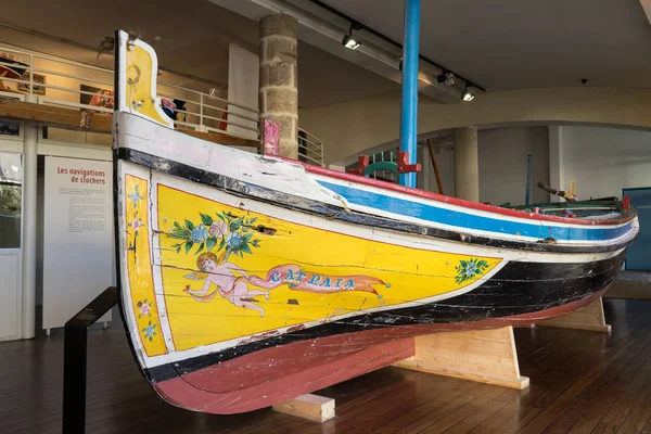 Duarnenez Francia Octubre 2016 Antiguo Barco Madera Con Pinturas Expuestas —  Fotos de Stock
