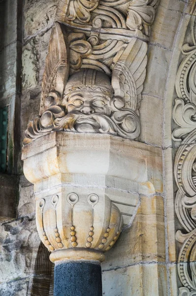 メッツ モーゼル ロレーヌ フランス ヨーロッパのゴシック様式大聖堂サンテティエンヌの彫刻の詳細 — ストック写真