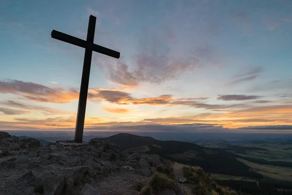 Хрест Захід Сонця Mont Mezenc Центрального Масиву Овернь Франція — стокове фото