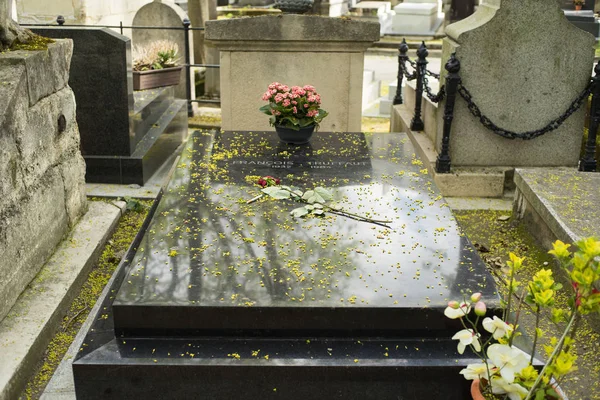 Paris França Abril 2016 Túmulo François Truffaut Cemitério Montmartre Foi — Fotografia de Stock