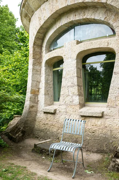 Een Stoel Onder Een Art Nouveau Stijl Venster Nancy Frankrijk — Stockfoto