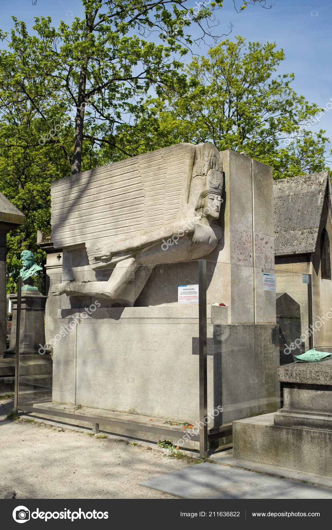 Paris France May 2016 Oscar Wilde Grave Pere Lachaise Cemetery Stock Editorial Photo C Hzparisien Gmail Com 211636822