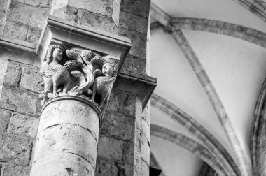 Fleury, Saint benoit sur loire, Loiret, Fransa (siyah ve beyaz Abbey başkenti Romanesk tarzı)