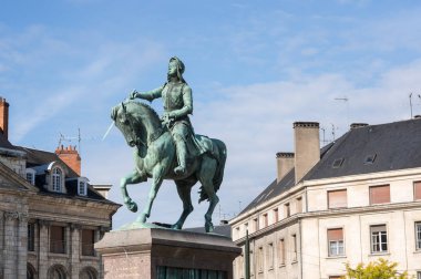 Anıt Jeanne d'Arc (Joan of Arc) üzerinde yer du Martroi Orleans, Fransa