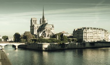 Notre Dame Katedrali sabah Panoraması