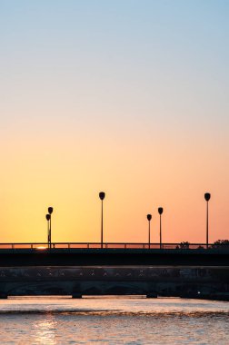 Sunrise üzerinden Alma köprü, Paris, Fransa