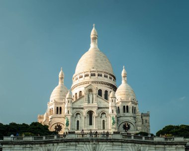 Alacakaranlıkta Basilique du Sacré coeur Katedrali