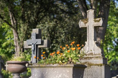 Mezarlık mezarlık İsa bronz heykeli