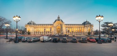Paris, Fransa - 5 Aralık 2016: Panoramik Petit Palais (küçük Sarayı). 1900 Evrensel Sergi için inşa edildi, şimdi şehir, Paris Güzel Sanatlar Müzesi evler.