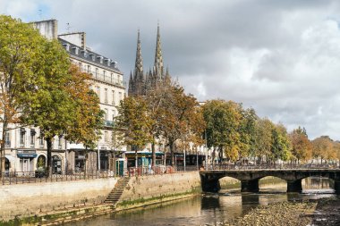 Quimper, Fransa - 16 Ekim 2016: Katedrali, Saint Corentin Quimper, Brittany, Fransa'nın. Bir Roma Katolik Katedrali ve Brittany Fransa Ulusal Anıtı