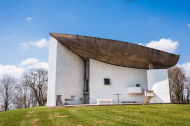 Notre-Dame du Haut, Fransa 'nın Ronchamp şehrinde bulunan bir Katolik kilisesidir. 