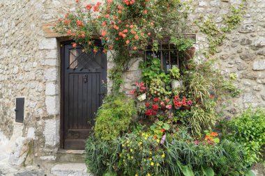 Tipik southearn görünümünü Fransa eski taş village saint paul de vence üzerinde birçok sanatçılar, ressamlar, heykeltıraşlar Fransız Rivierası sığınağıdır