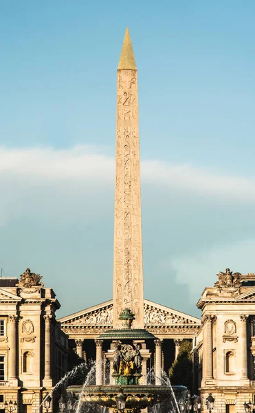 Obelisk Monument Met Blauwe Hemel Place Concorde Paris Frankrijk — Stockfoto