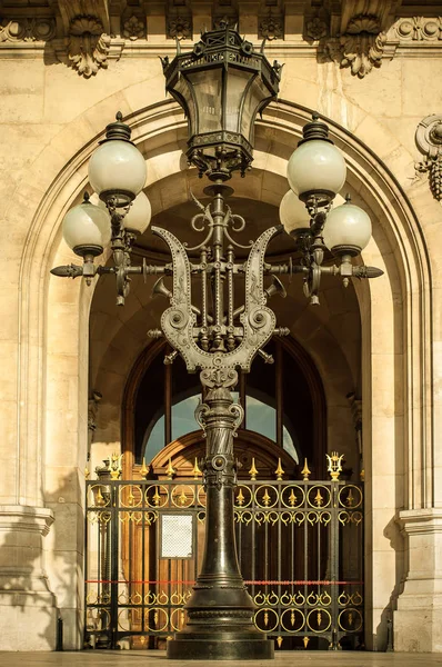 Lantaarnpaal Voor Het Opera Theater Parijs Frankrijk — Stockfoto