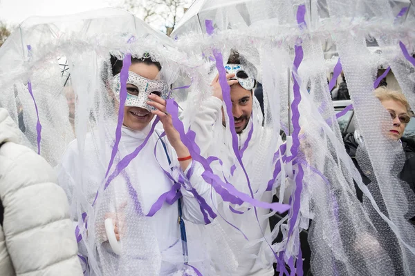 París Francia Febrero 2016 Bailarines Actuando Las Calles París Carnaval — Foto de Stock