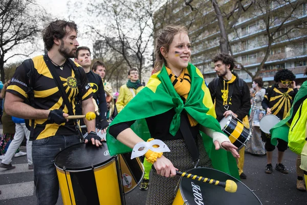 París Francia Febrero 2016 Bailarines Actuando Las Calles París Carnaval — Foto de Stock