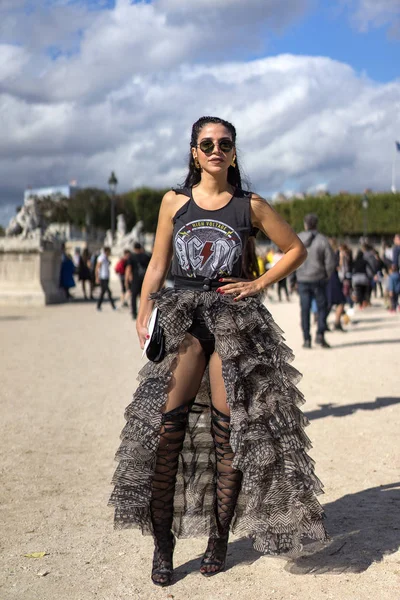 Paris Outubro 2016 Mulher Elegante Durante Semana Moda Paris Com — Fotografia de Stock