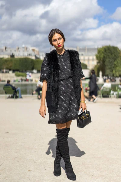 Paris Outubro 2016 Mulher Elegante Durante Semana Moda Paris Com — Fotografia de Stock